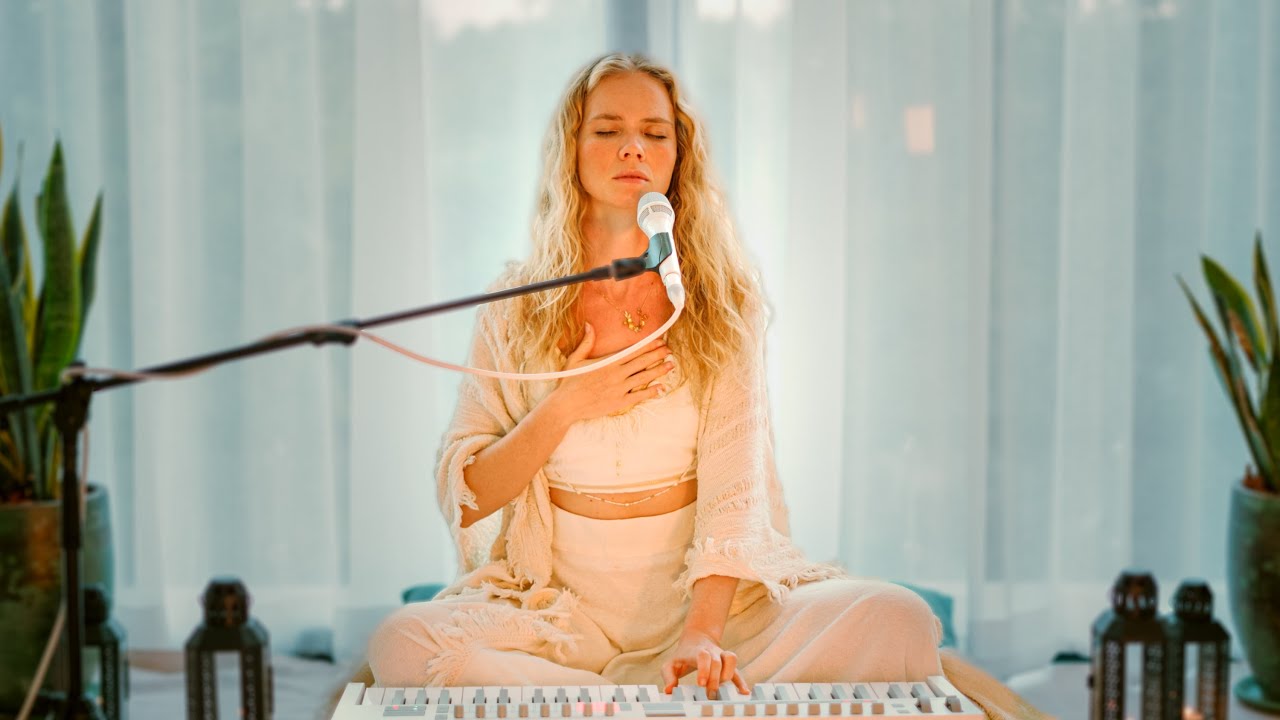 Golden Frequencies (888 Hz) - Sound Healing Ceremony (1 hour) - Deep Rest | Clara Sophia