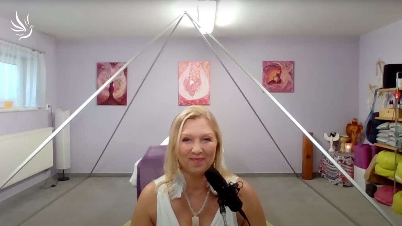 Terapie  v pyramidě nejen pro zlepšení vztahů |  M.A.Hlávková, Cesty  k sobě 2025/10
